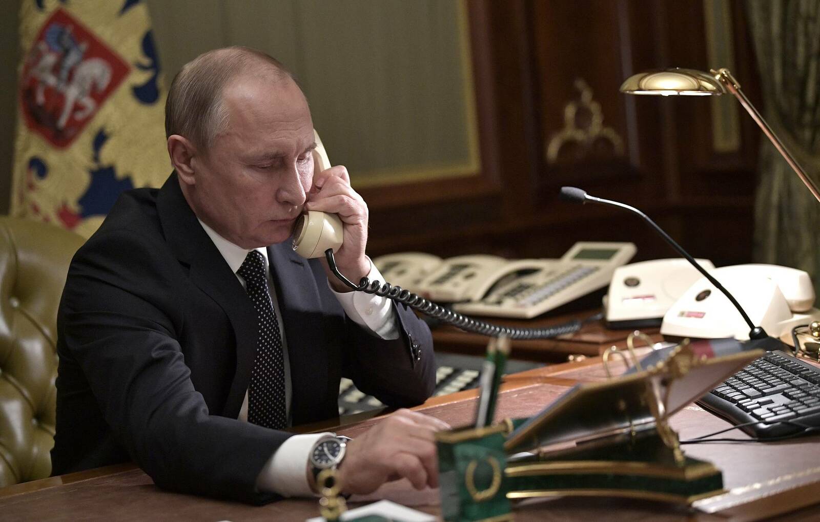 Путин и Пашинян обсудили по телефону ситуацию вокруг Нагорного Карабаха
