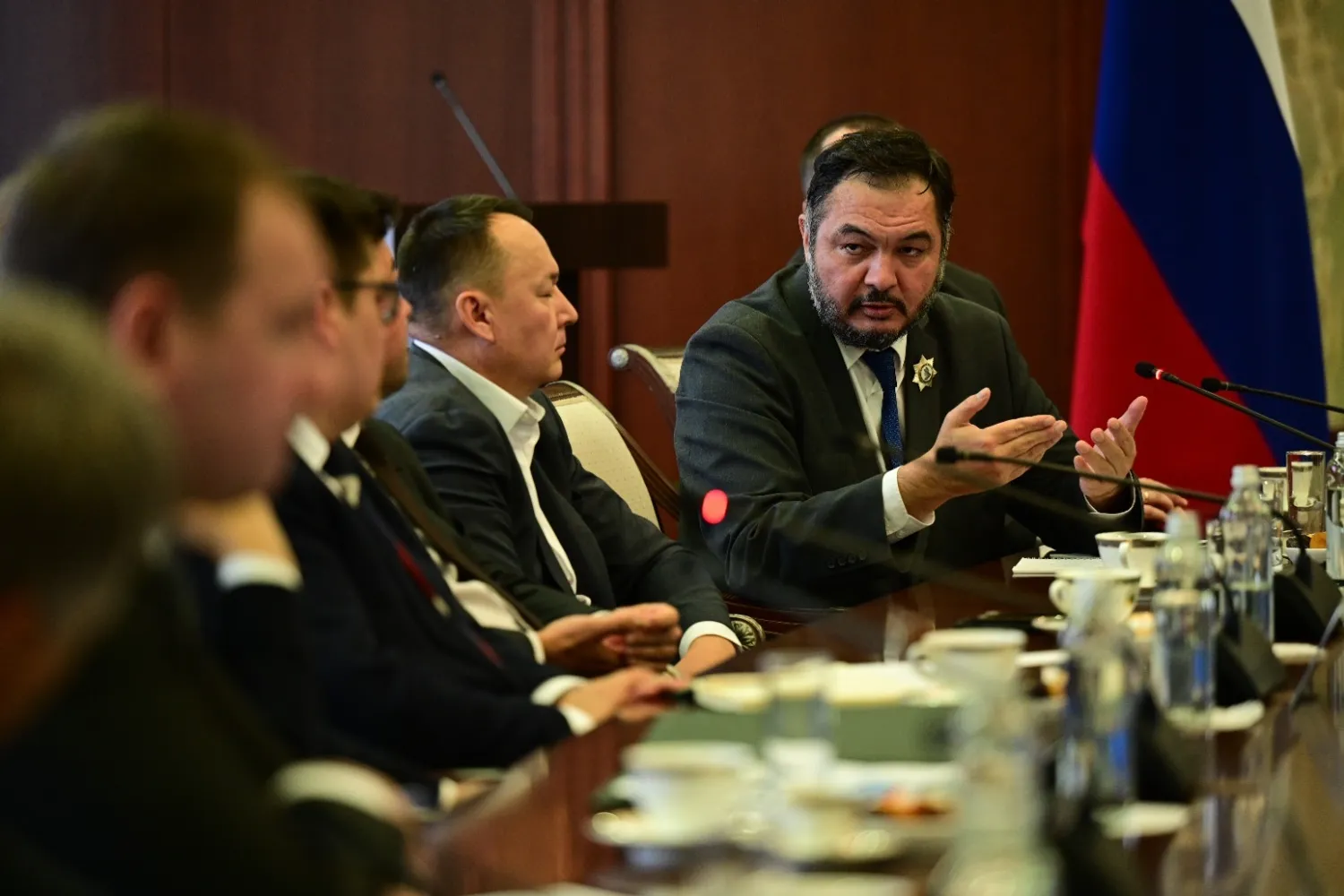 Радий Хабиров провел встречу с аналитиками политической сферы