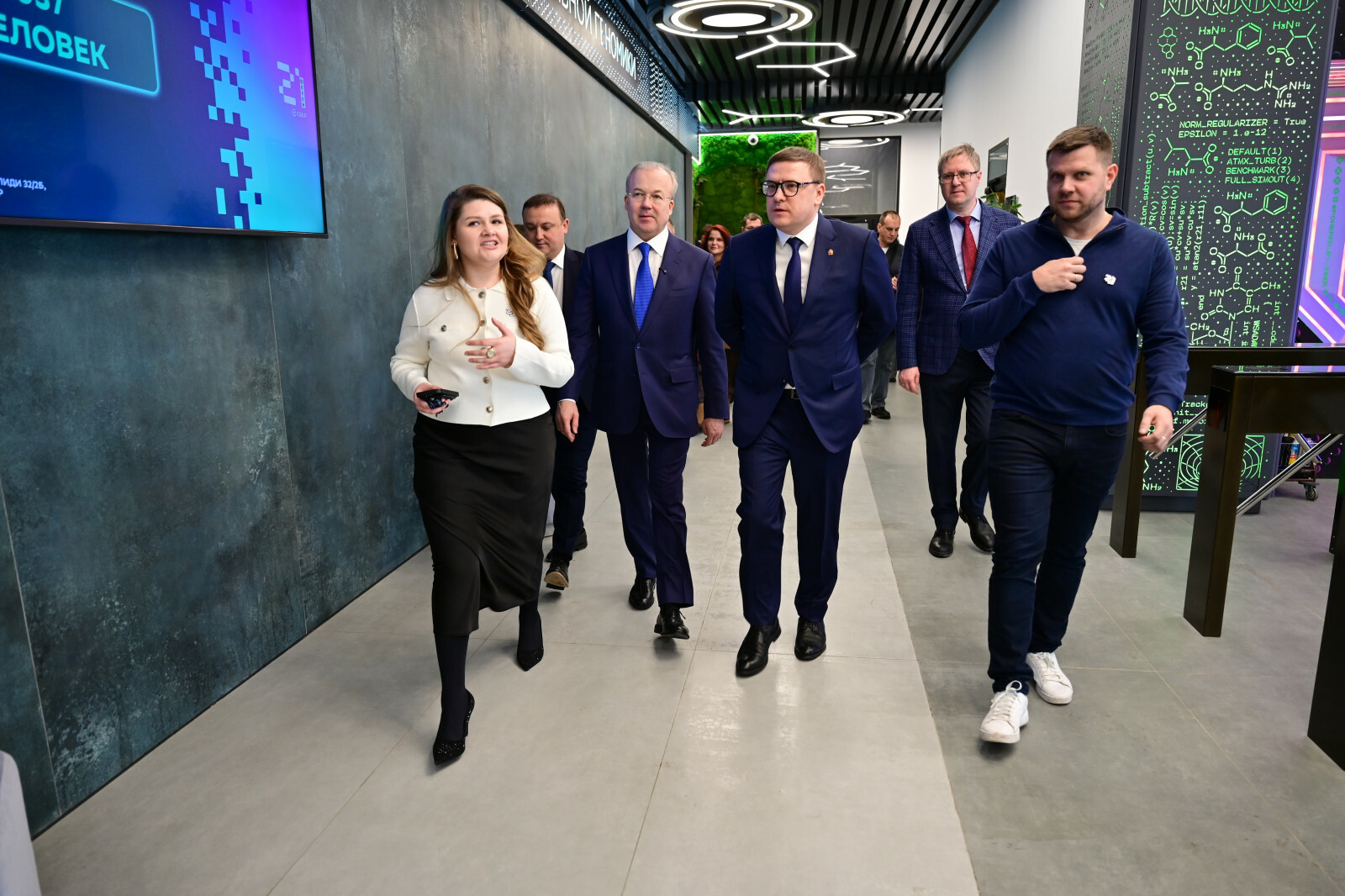 Андрей Назаров и Алексей Текслер посетили площадку Геномного центра в Уфе