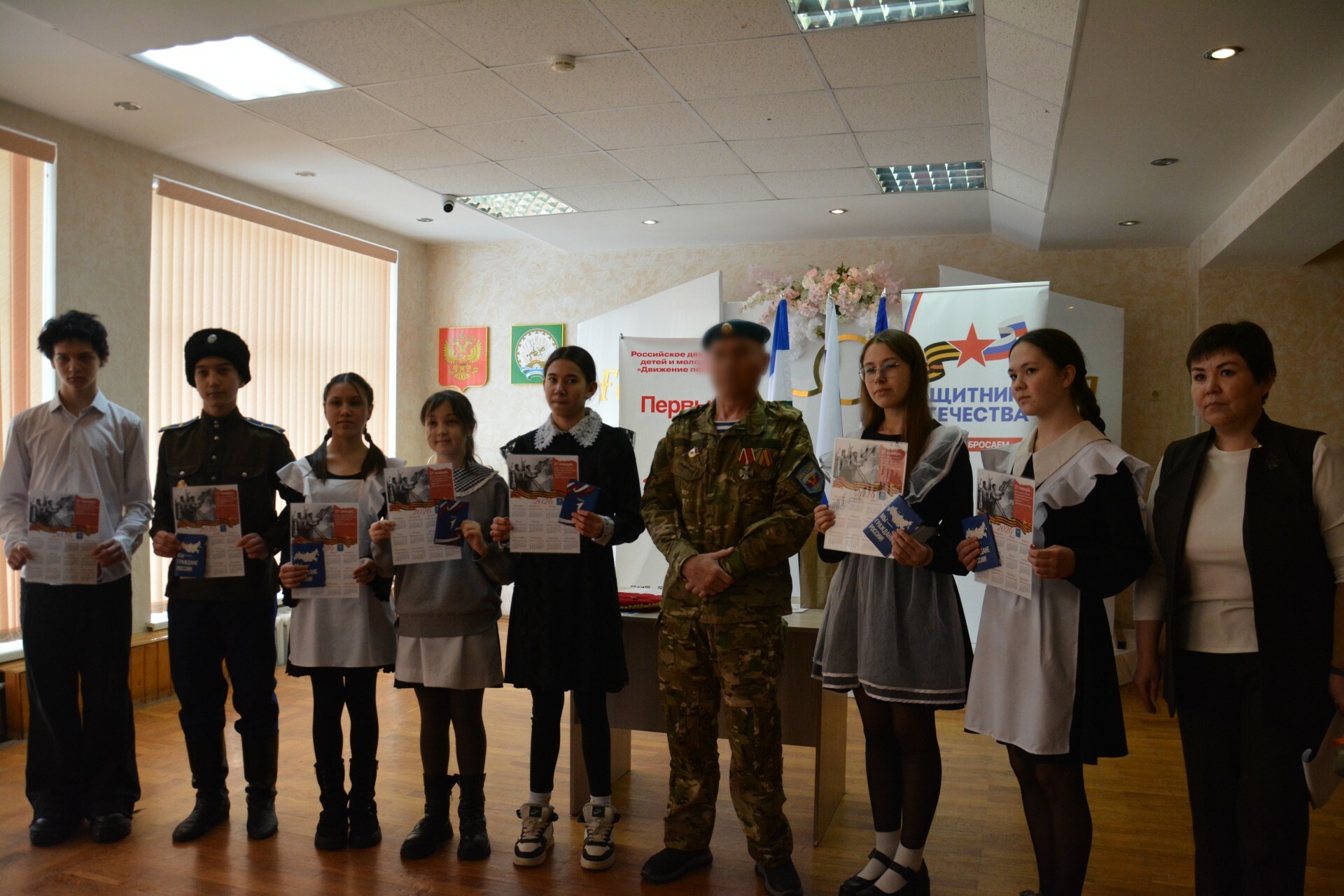 В Мечетлинском районе вручили паспорта и встретились с ветераном СВО