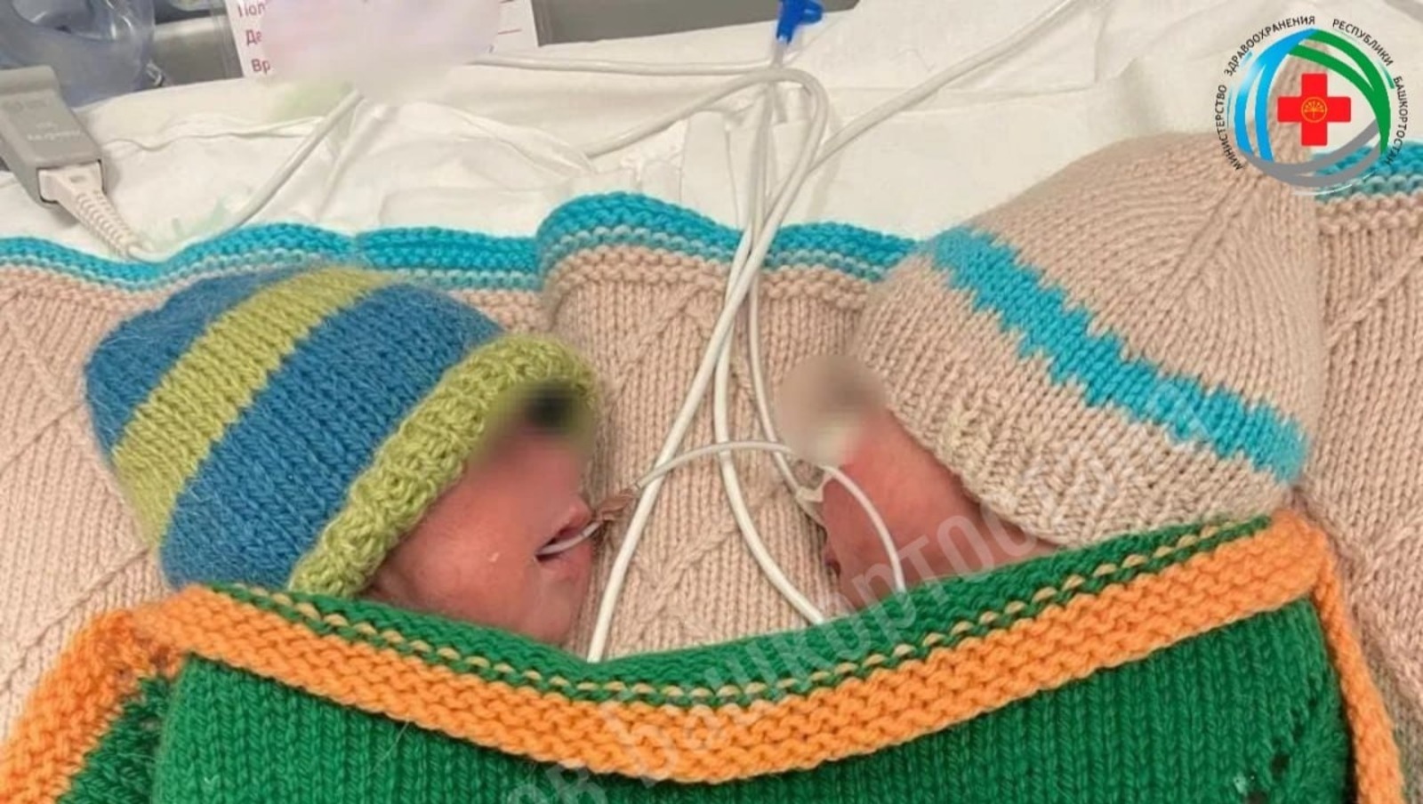 В Башкирии врачи спасли двойняшек