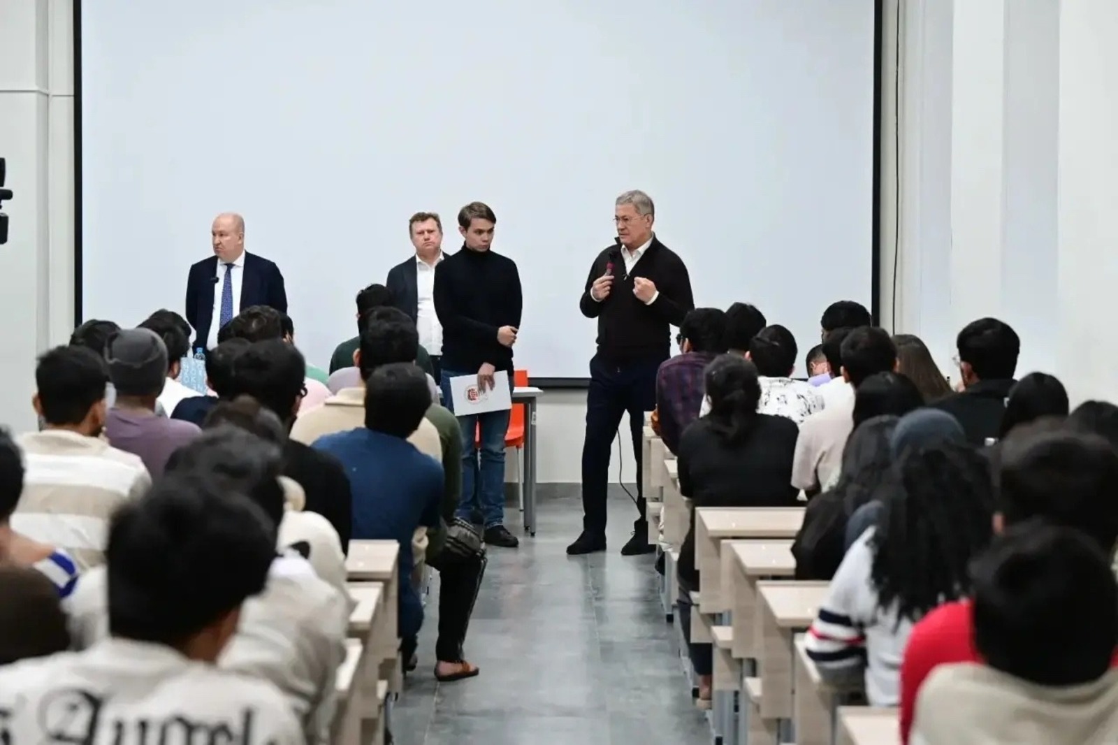 Радий Хабиров/vk.com