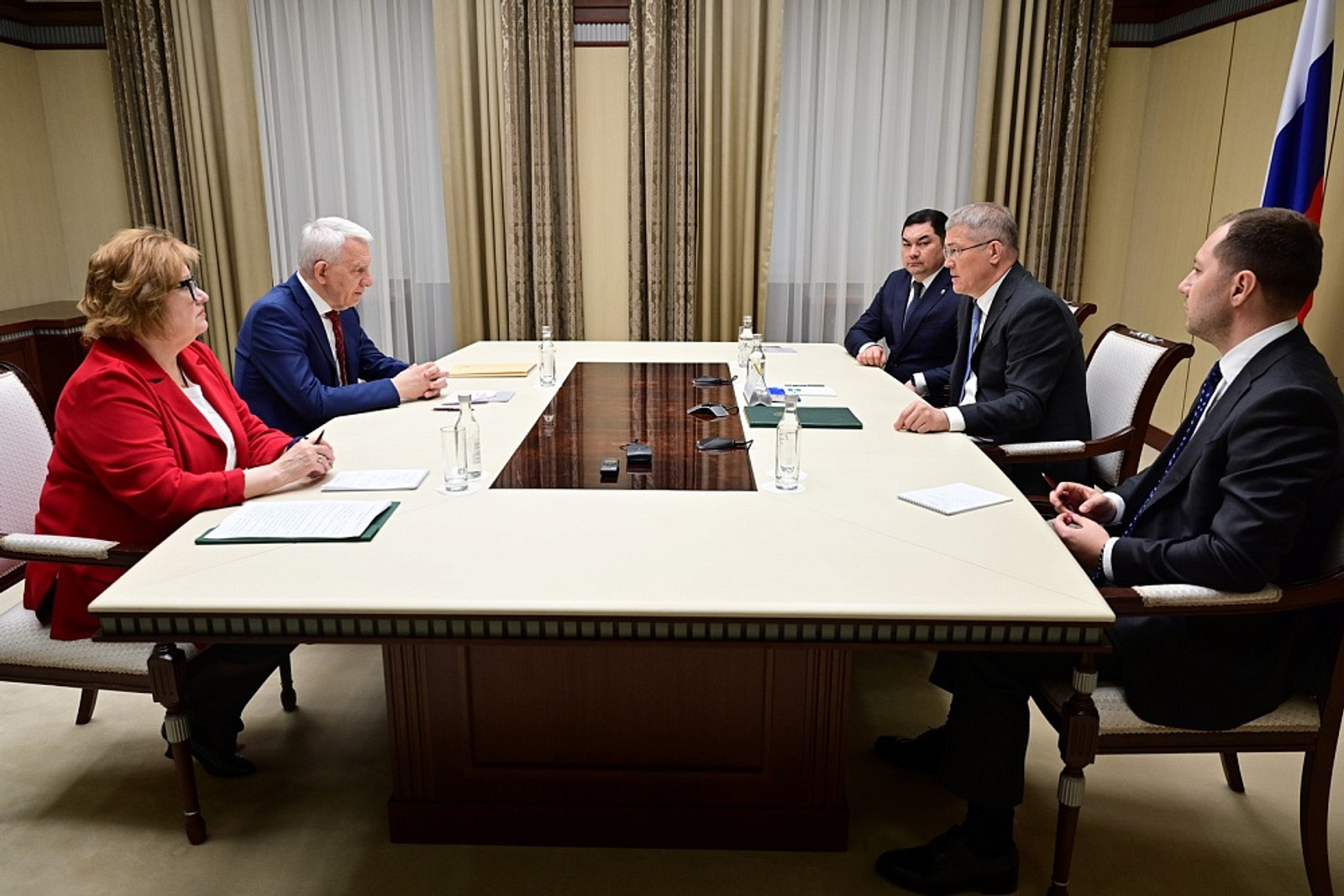 Глава Башкирии встретился с гендиректором НМИЦ им. В. Алмазова Евгением Шляхто