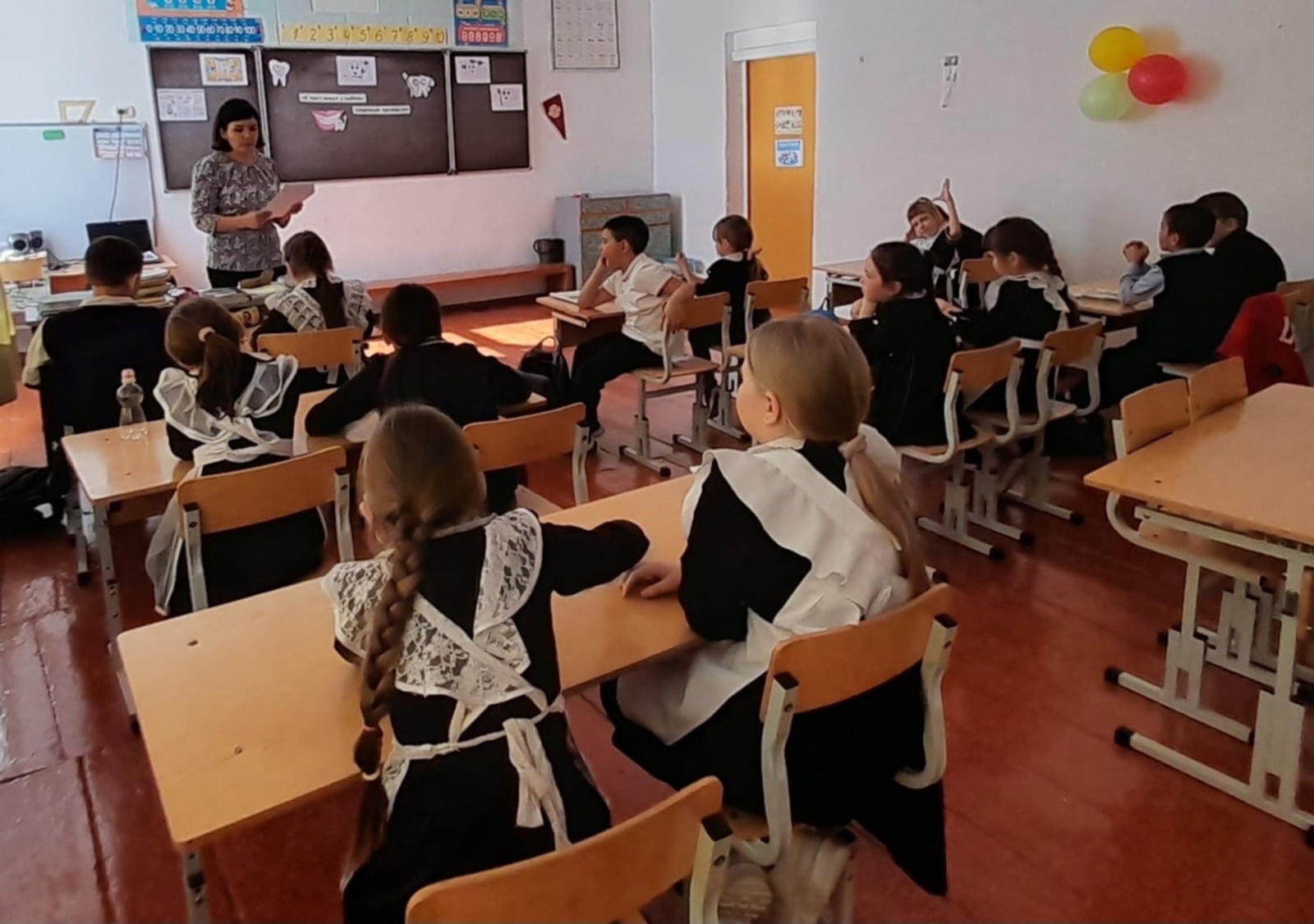 Путин поручил принять меры, чтобы сбалансировать нагрузку на школьников