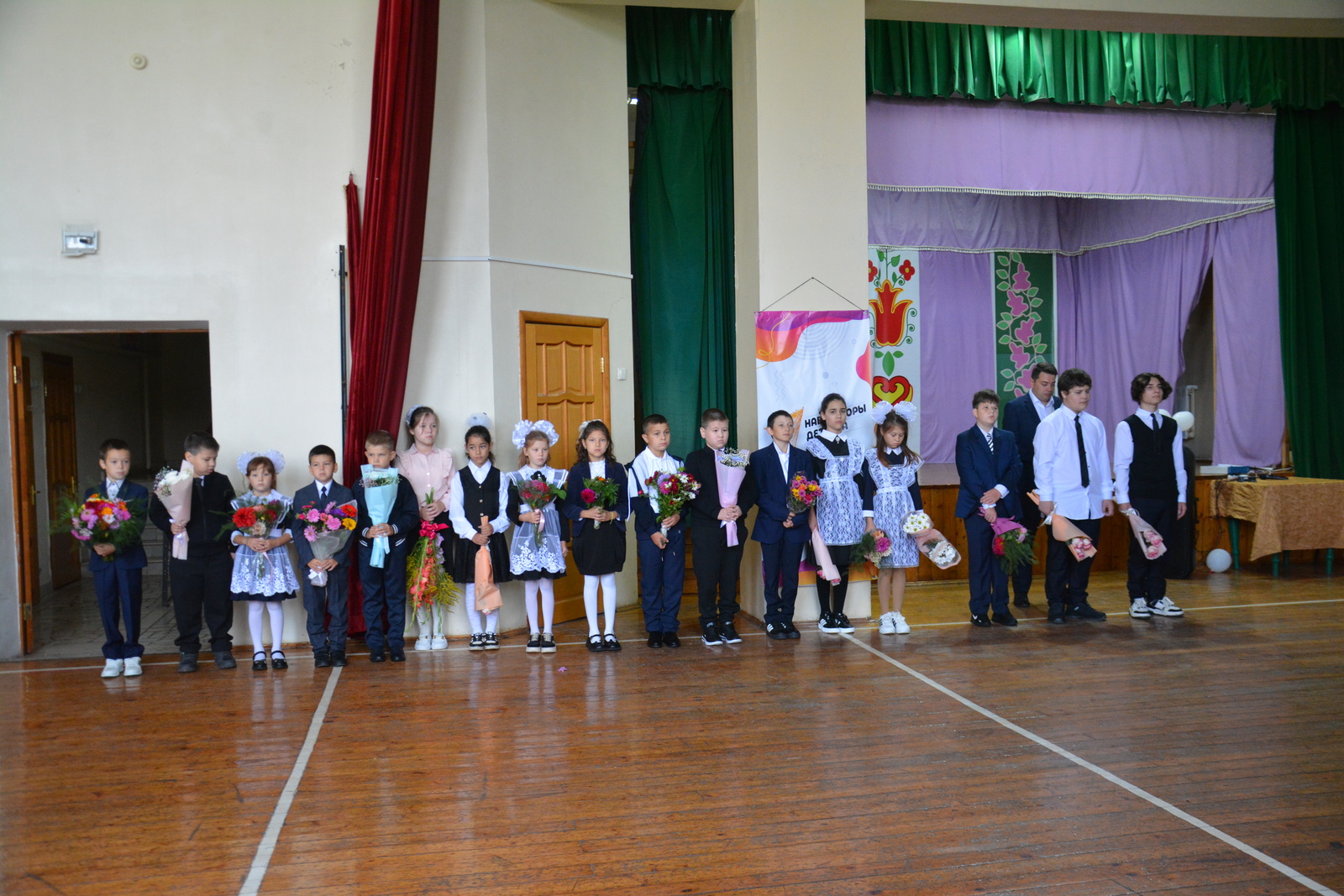 В школах Мечетлинского района состоялись линейки в честь Дня знаний