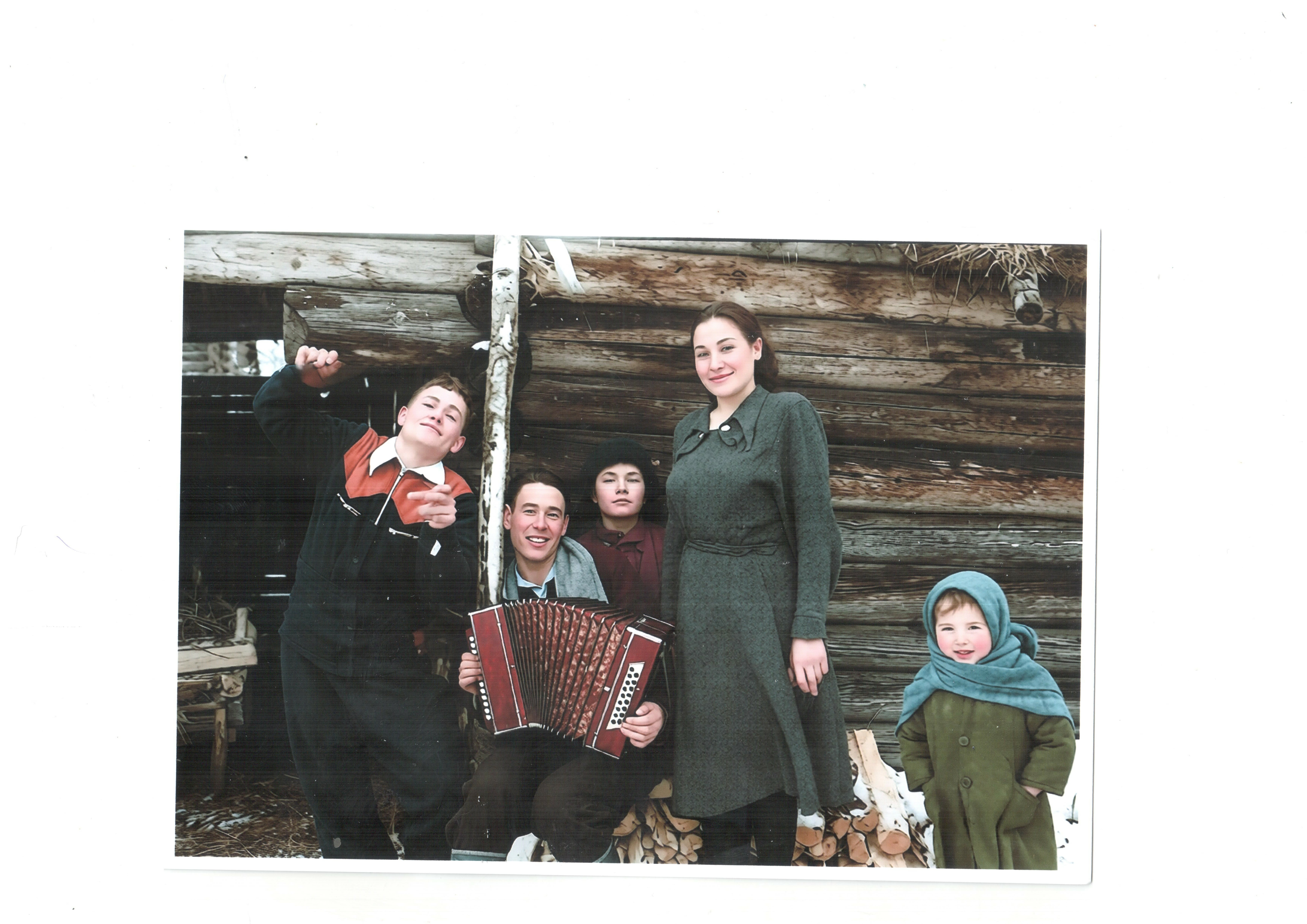 Театр продолжает жить