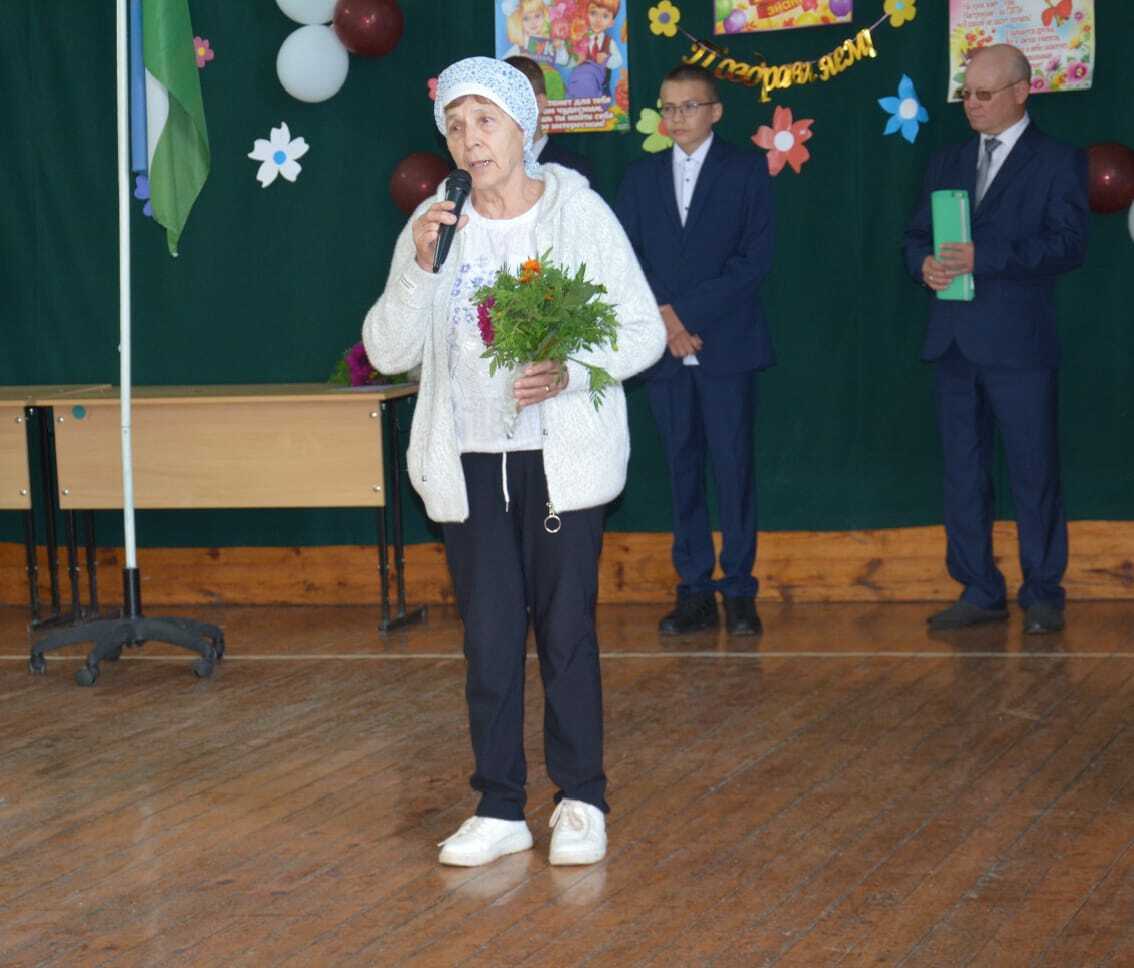 В школах Мечетлинского района состоялись линейки в честь Дня знаний