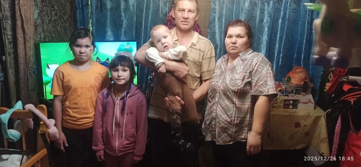 Мечетлинцы исполняют желания детей в рамках акции "Елка желаний"