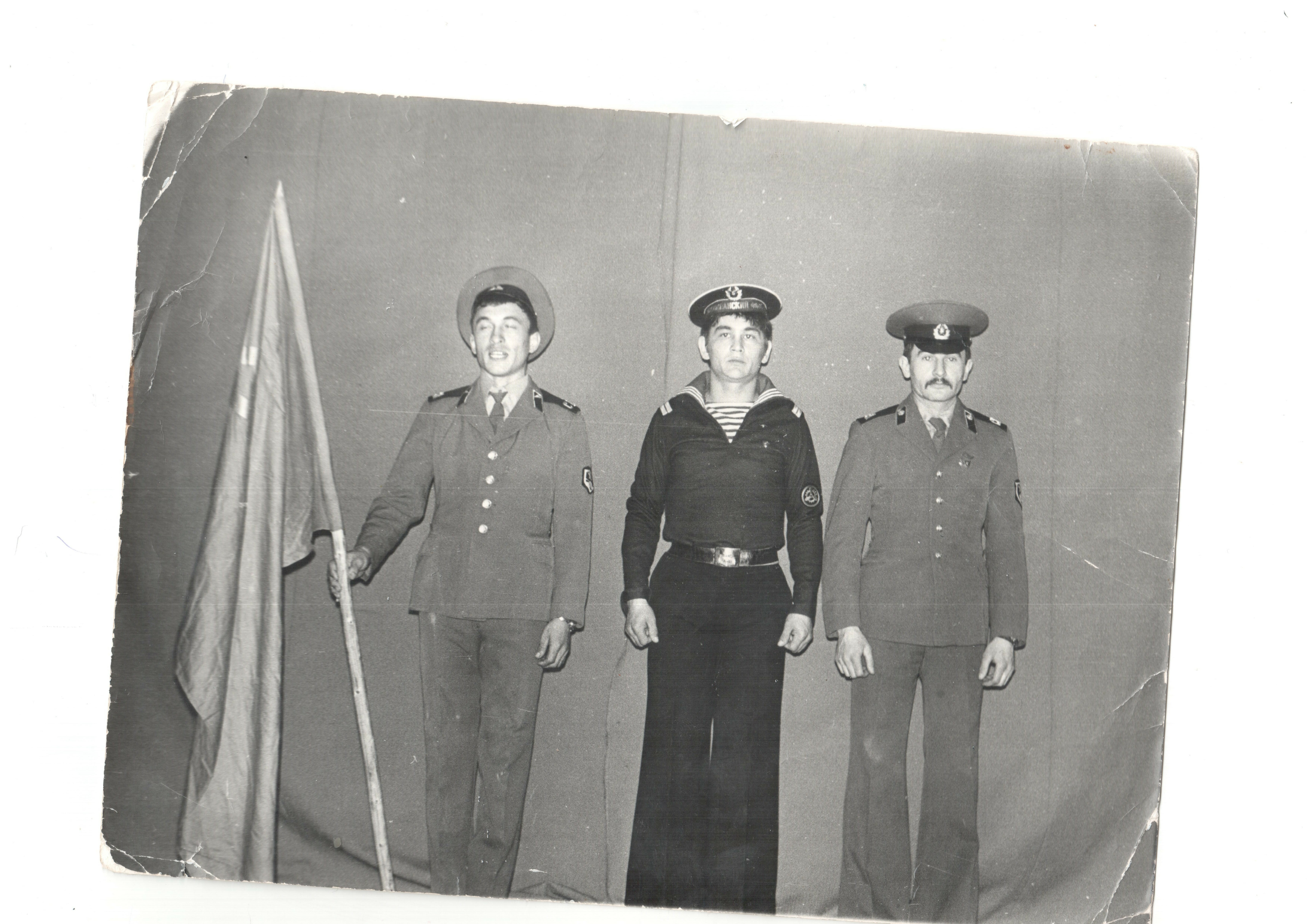 Театр продолжает жить