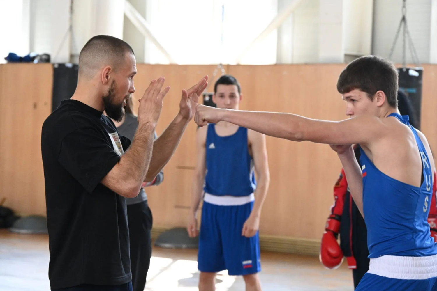 Данис Габдрафиков провел для журналистов Уфы мастер-класс по боксу