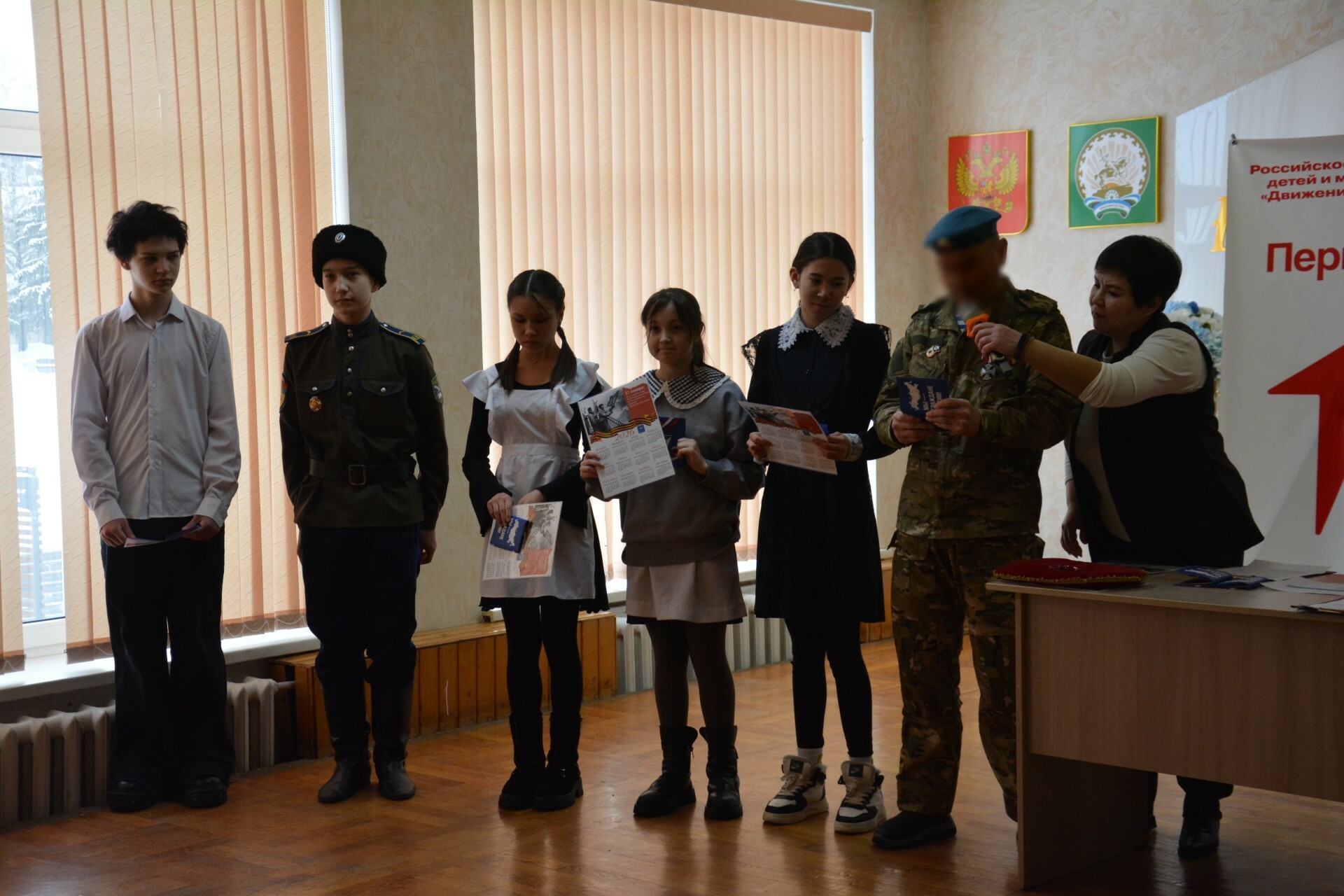 В Мечетлинском районе вручили паспорта и встретились с ветераном СВО