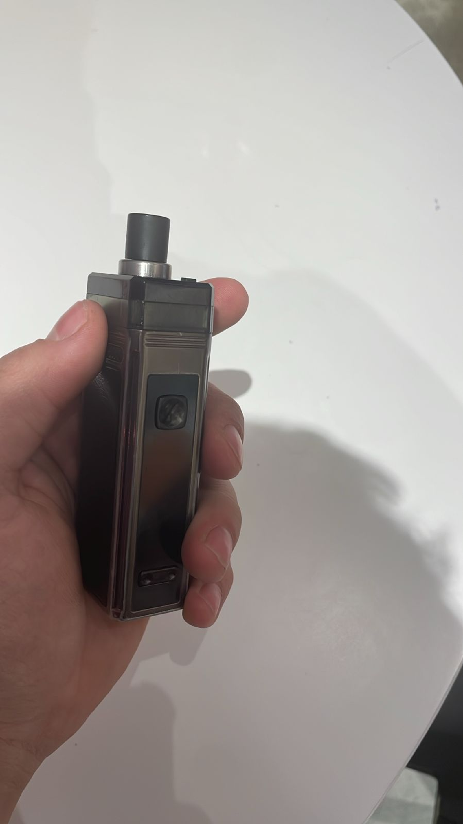 Путин поддерживает полный запрет на вейпы в стране